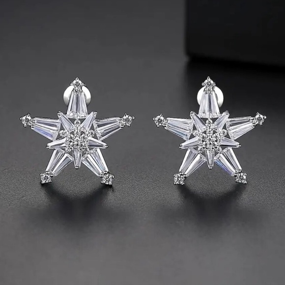 Swarovski Crystals Star Necklace Earrings Set - Picture 5 of 7